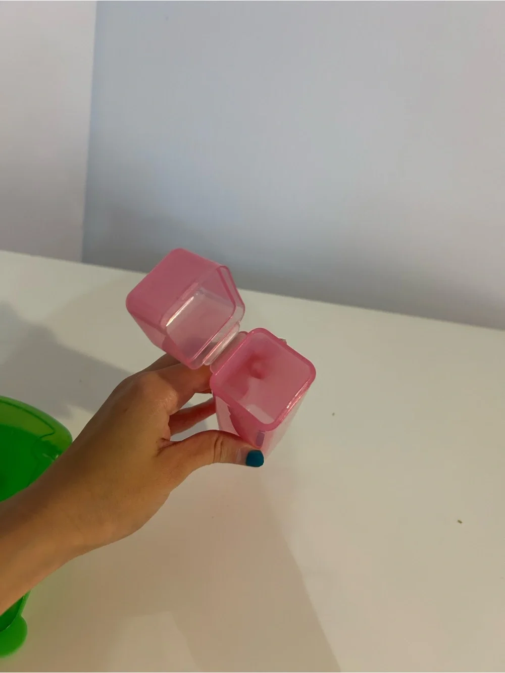 Green Sandwich Container with Pink Utensil Tube - Durable Food Storage